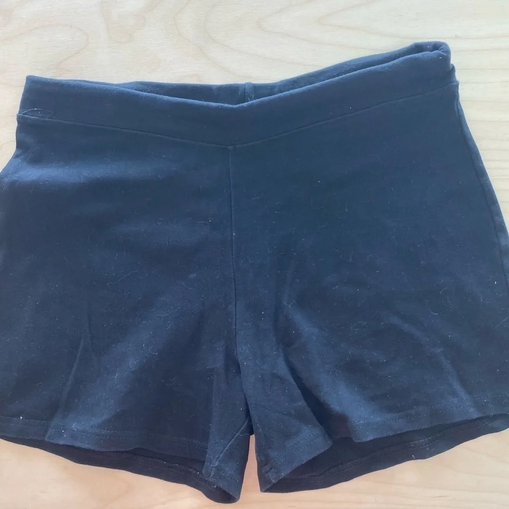 I. C. Fashions Shorts size Medium (FM)